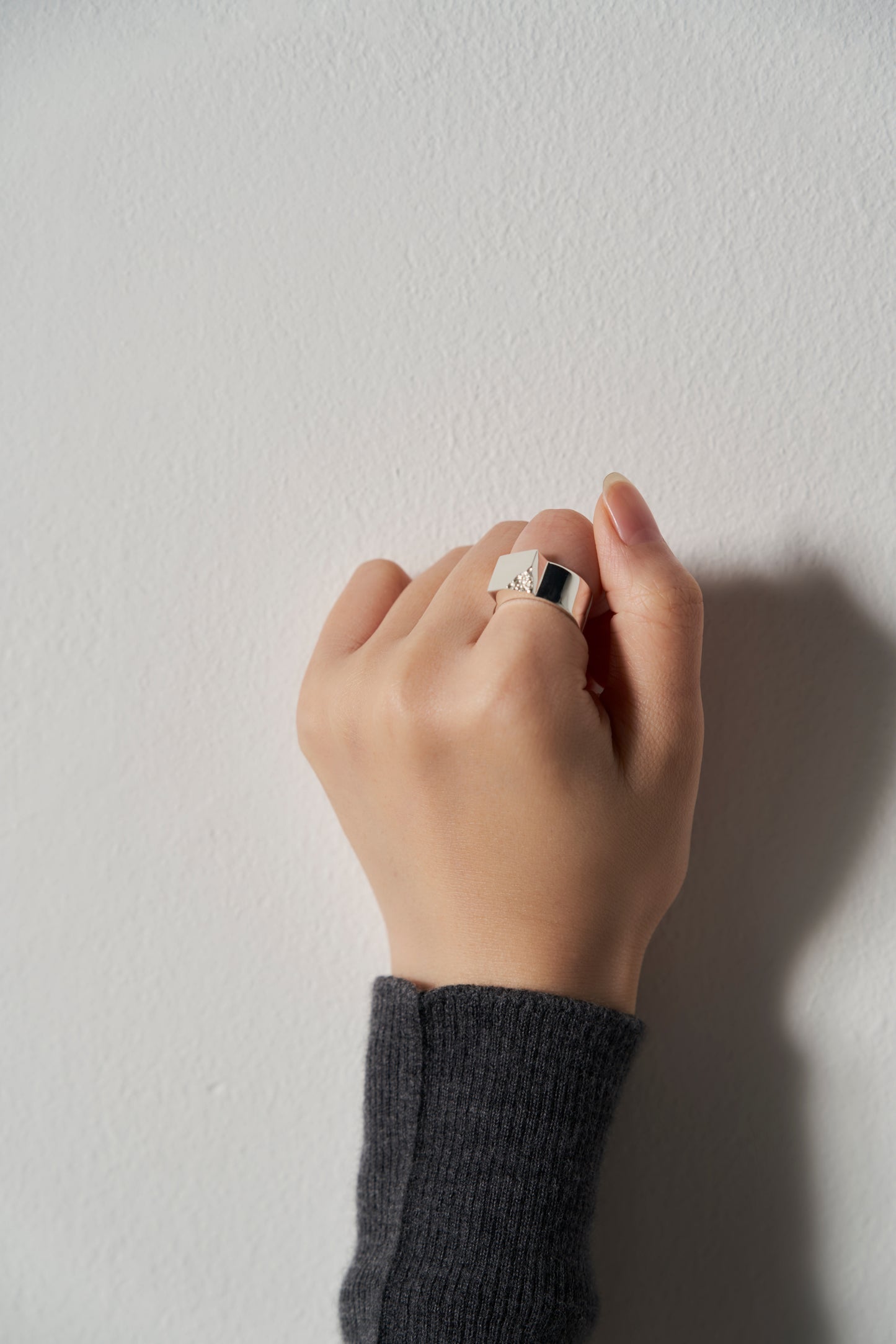 Signet Ring Crack